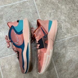 Men’s Nike. Smoke free